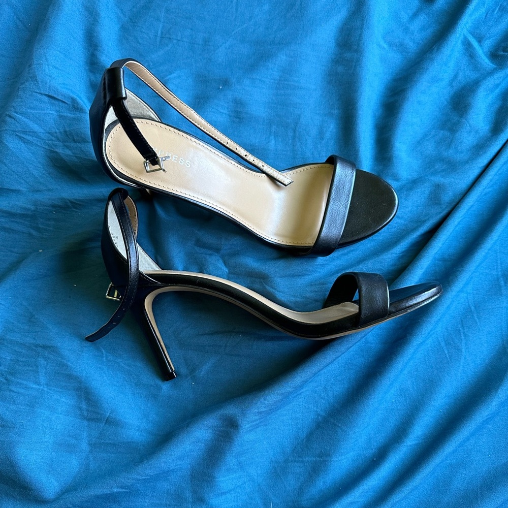 Express mid heel